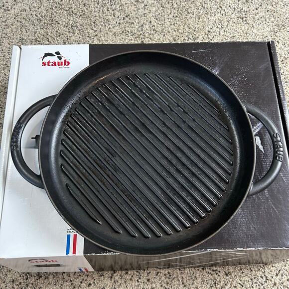 Staub Steam Grill with Lid Cast Iron Griddle 12-inch Black/Noir Teal w/Box - Picture 5 of 5